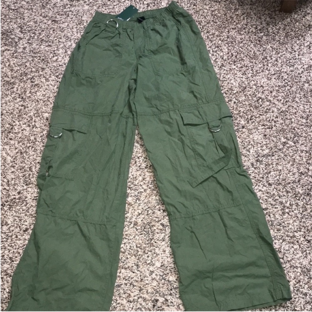 Wild Fable Mid Rise Baggy Cargo Utility Pants Green Size Small & XL Avail | NWT - Picture 3 of 10